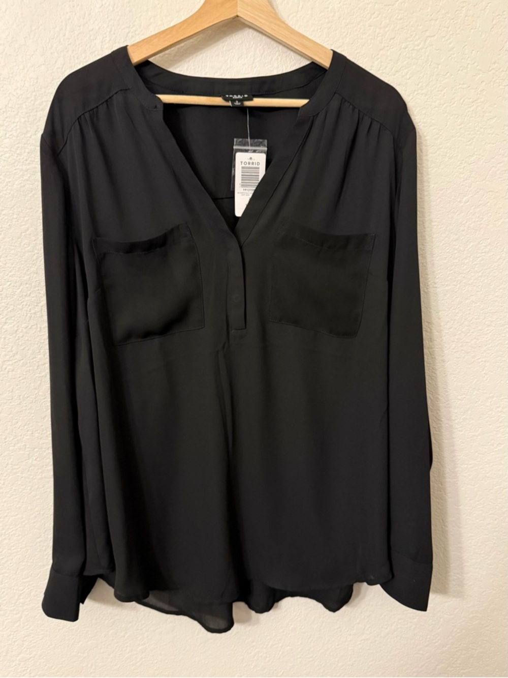 torrid Black Long-Sleeve V-Neck Pocket Top